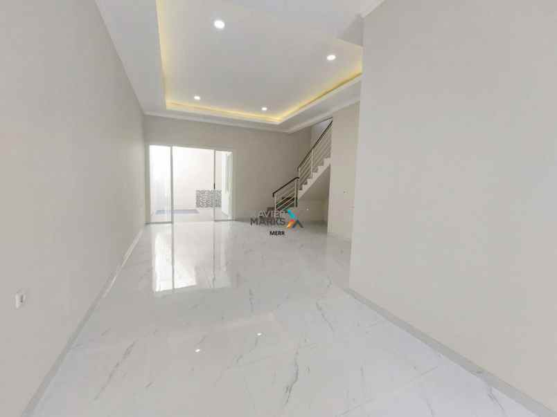 rumah baru gress manyar kertoadi model scandinavian