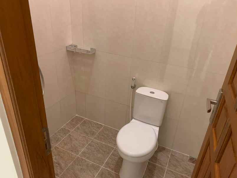 rumah baru mewah siap huni lokasi premium kota solo