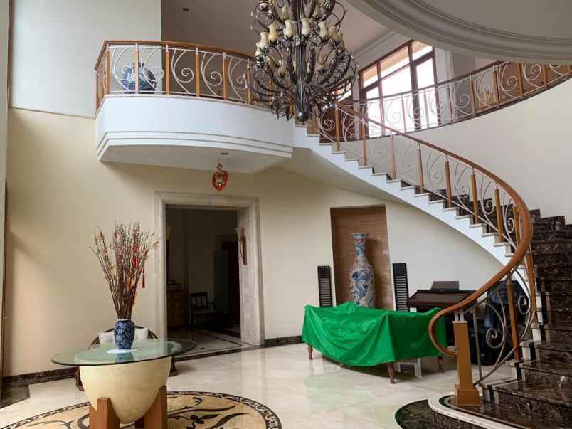 rumah besar megah murah di bawah njop
