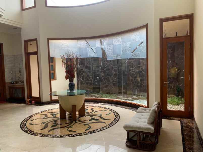 rumah besar megah murah di bawah njop