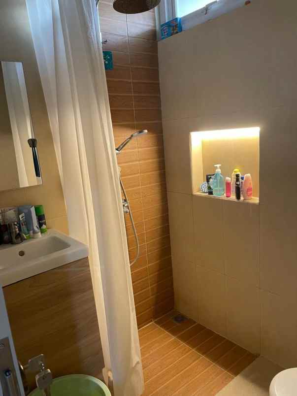 rumah cantik 2 lantai di arcamanik sukamiskin bandung