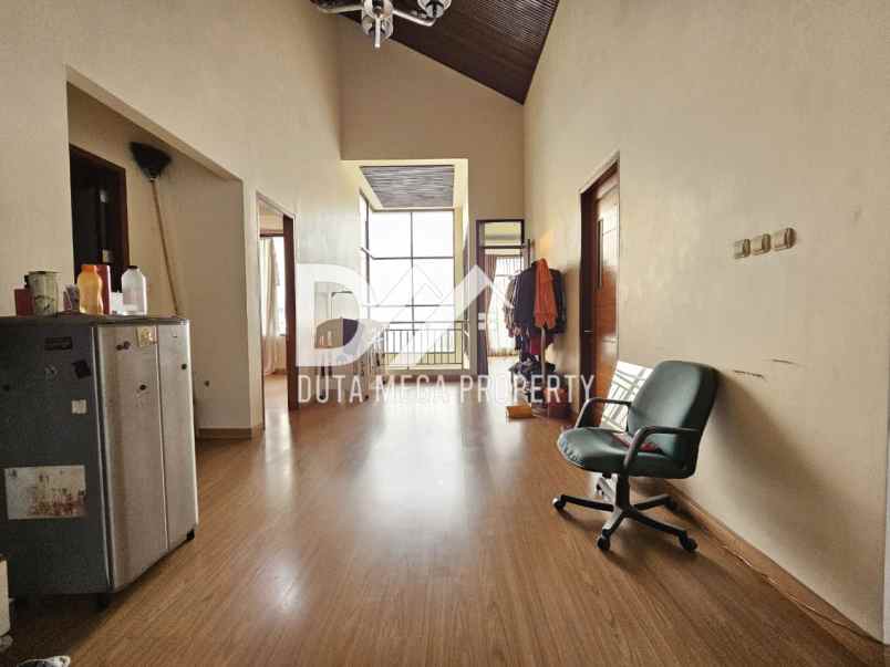 rumah cantik semi furnished di nusa loka bsd