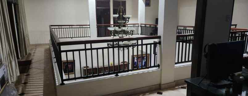 rumah cimanggu full furnished perabot kayu jati etnik