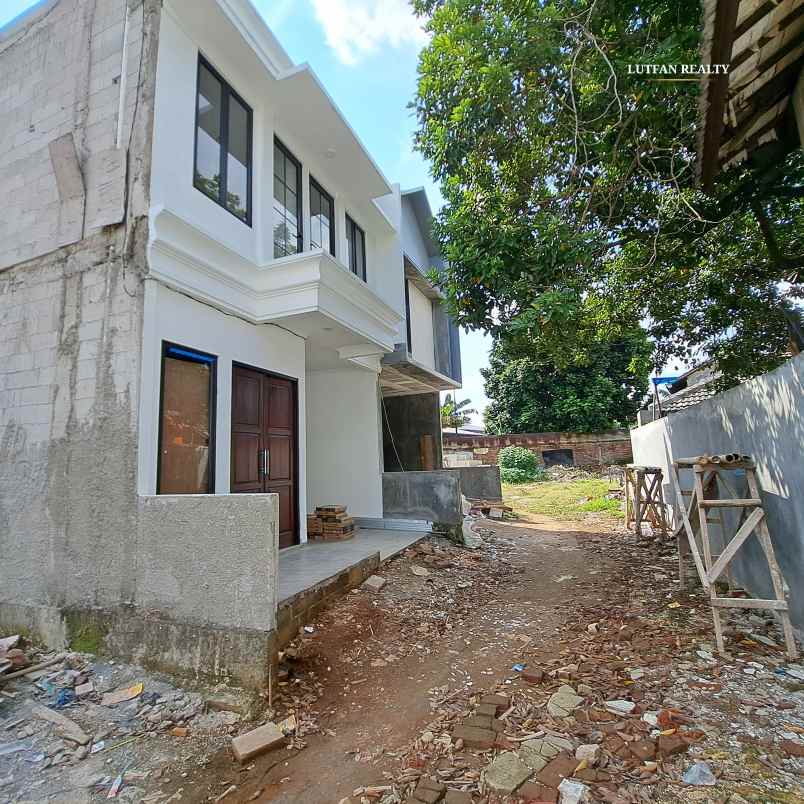 rumah ciracas dalam cluster dekat mall cijantung