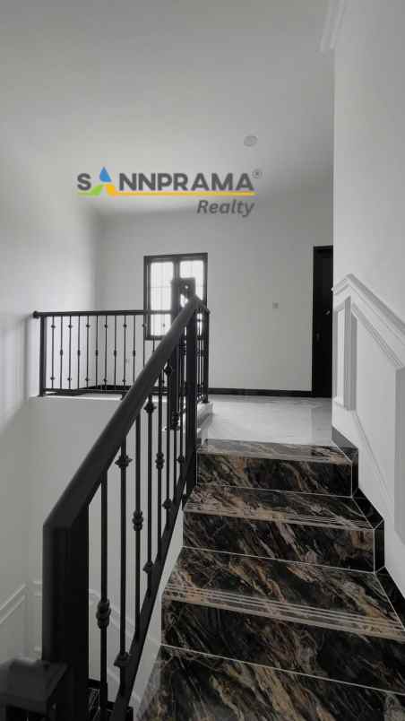 rumah cluster 2 5 lantai kebagusan jakarta selatan