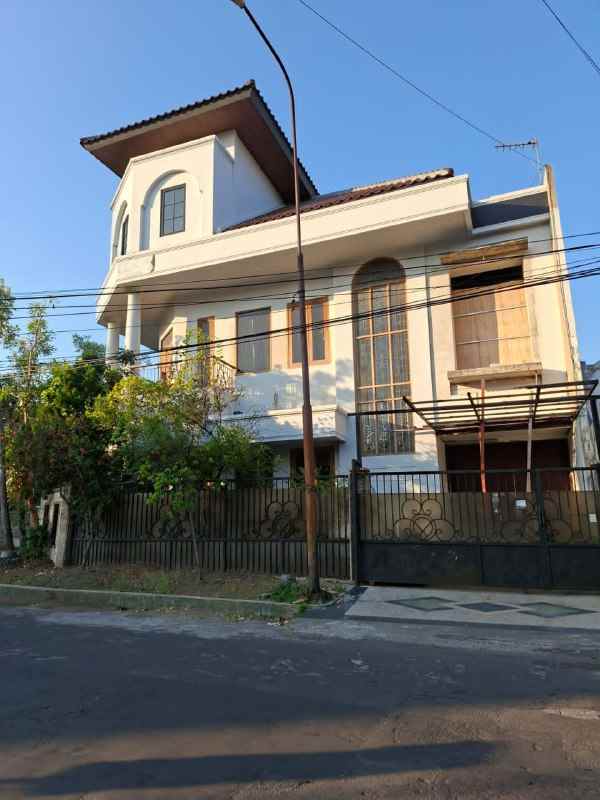 rumah dharmahusada permai new gress modern strategis