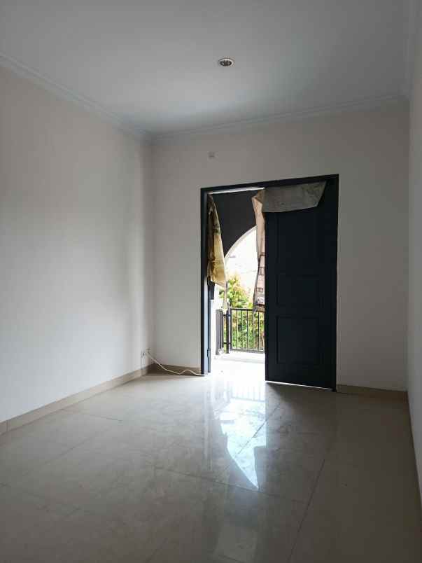 rumah di cinere cirendeu tangerang selatan