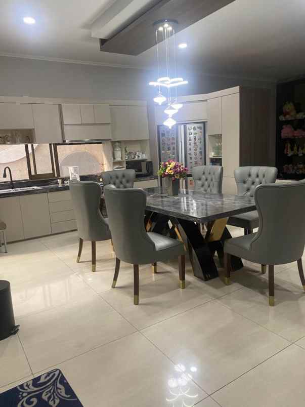 rumah di kawasan elit di singgasana pradana bandung