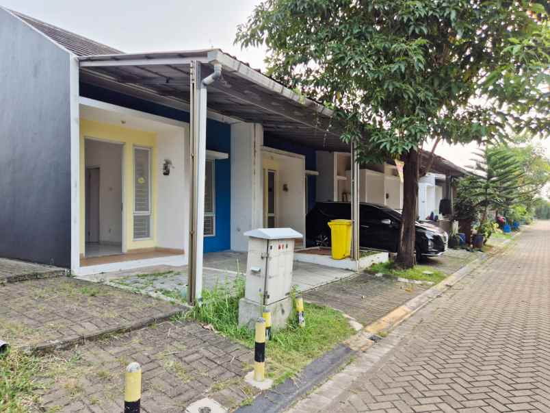 rumah di perumahan grand batavia