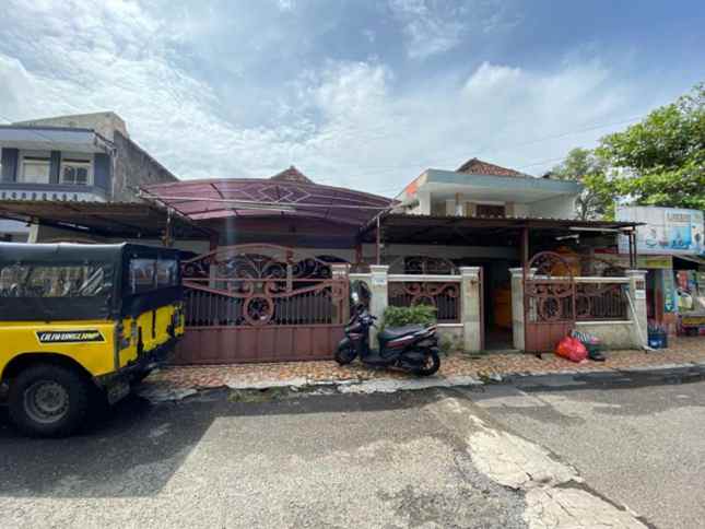 rumah dijual di jalan venus dekat unisma malang