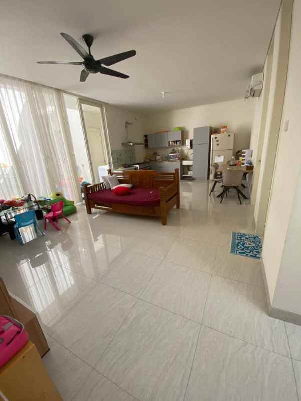 rumah dijual grand pakuwon tandes surabaya barat