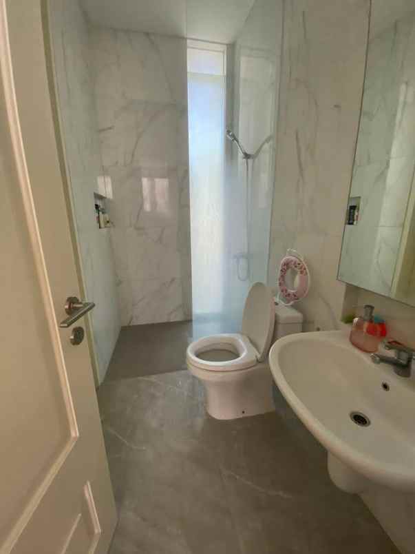 rumah dijual grand pakuwon tandes surabaya barat