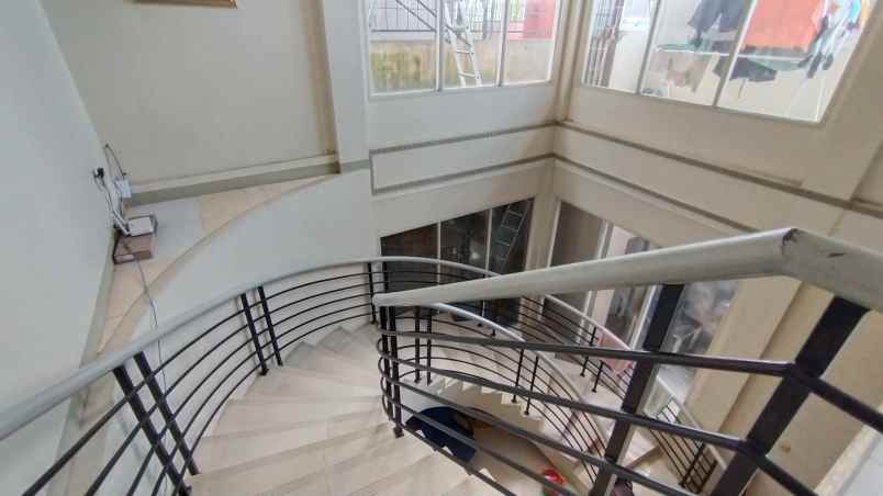 rumah jalan sutoyo karya baru