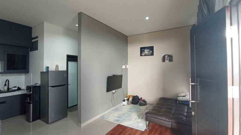 rumah jl cisaranten kulon