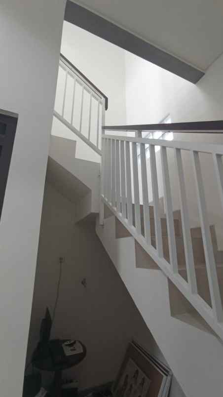 rumah jl cisaranten kulon