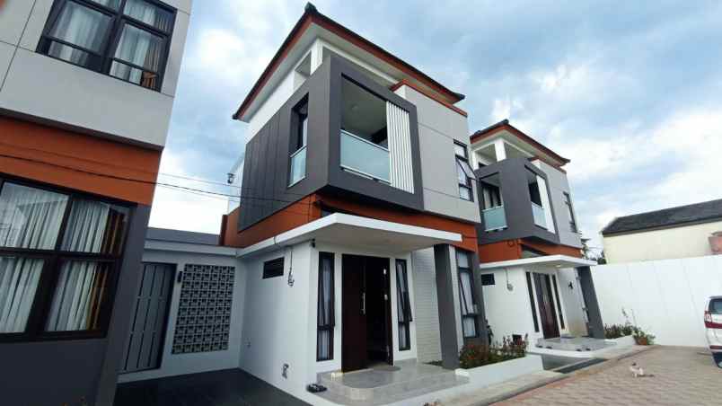 rumah jl cisaranten kulon