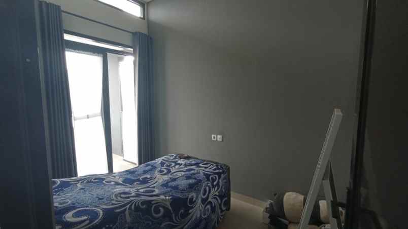 rumah jl cisaranten kulon