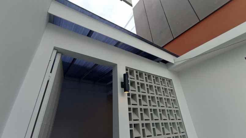 rumah jl cisaranten kulon