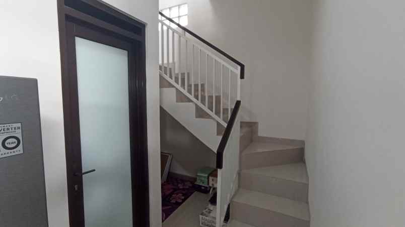 rumah jl cisaranten kulon