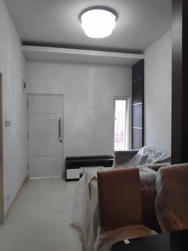 rumah jl jatiwaringin pondok