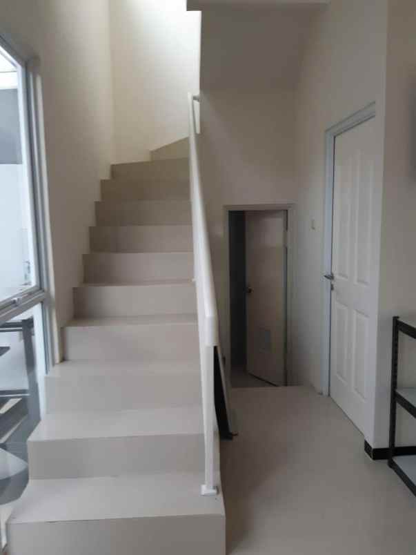 rumah jl magnolia babakan setu