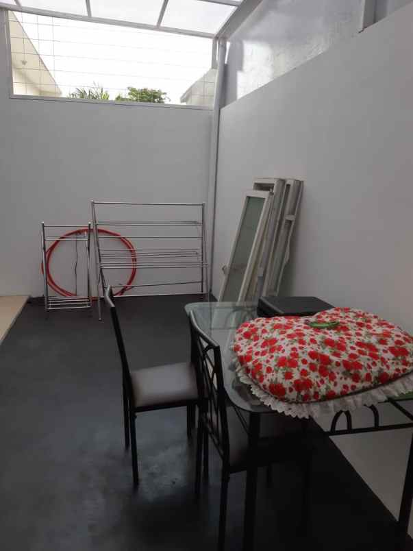 rumah jl magnolia babakan setu