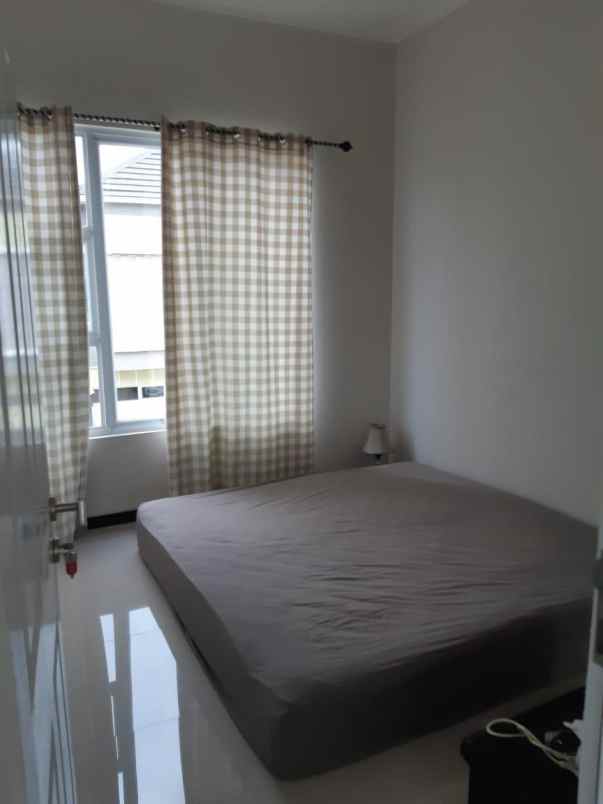 rumah jl magnolia babakan setu