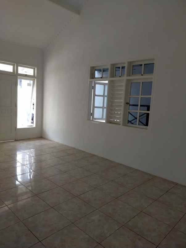 rumah jln raya pahlawan cinangka