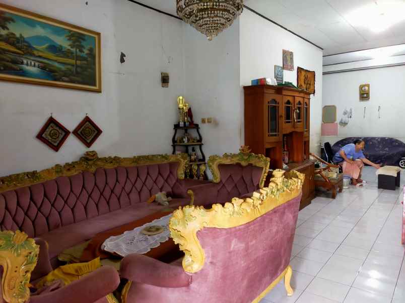 rumah jln srengseng sawah jagakarsa