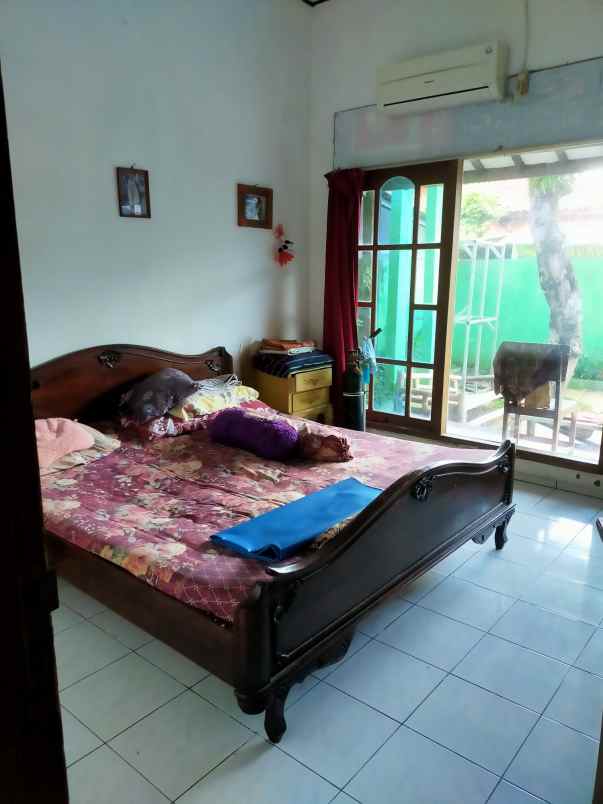 rumah jln srengseng sawah jagakarsa