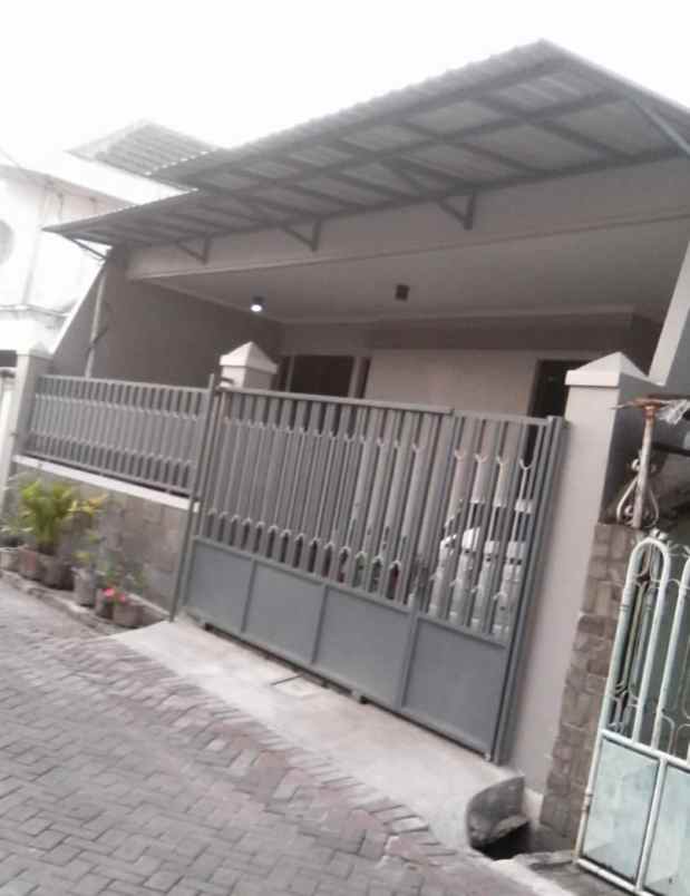 rumah karang empat surabaya timur minimalis