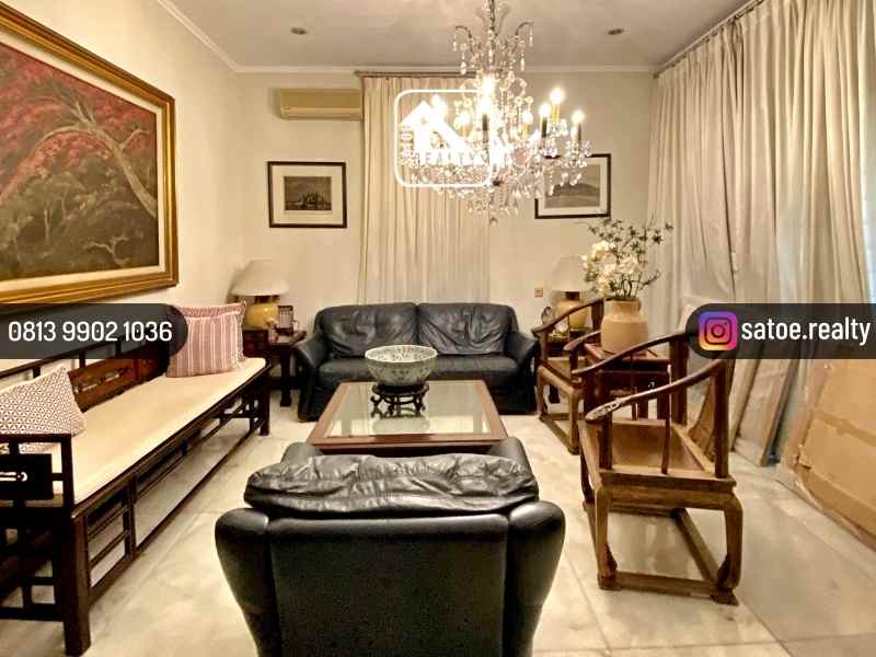 rumah klasik terawat di area premium pondok indah