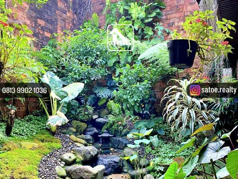 rumah klasik terawat di area premium pondok indah