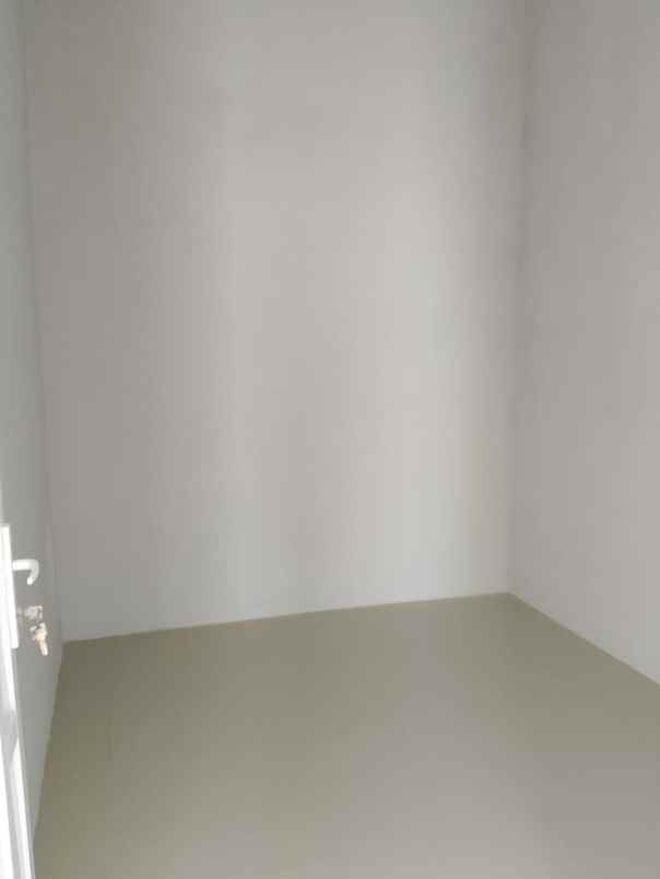 rumah kpr pinggir jalan dekat stasiun krl