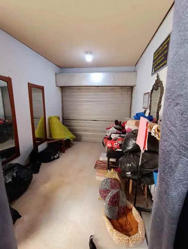 rumah lokasi strategis ketintang