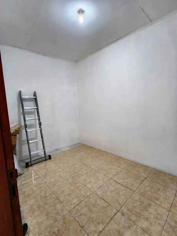 rumah luas 60m2 layak huni di telaga mas bekasi