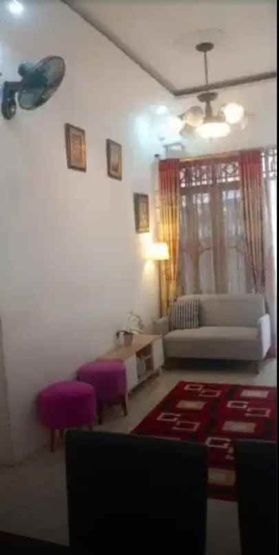 rumah manis minimalis di bintara pondok kopi