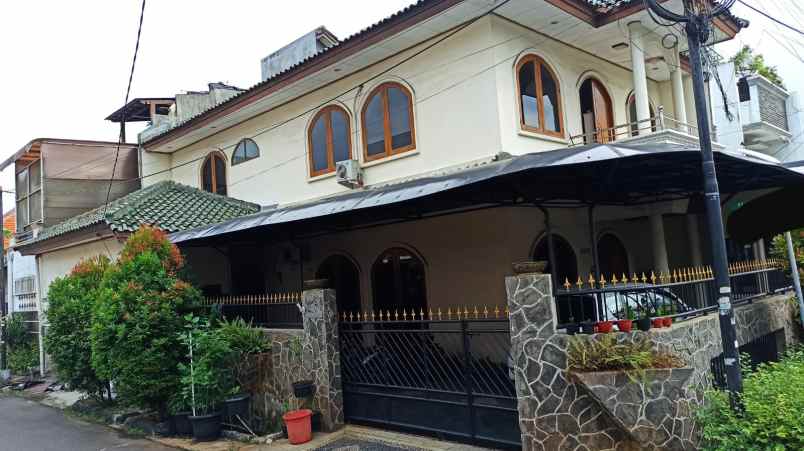 rumah meruya utara jakbar