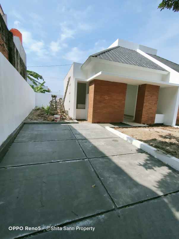 rumah meruyung limo depok