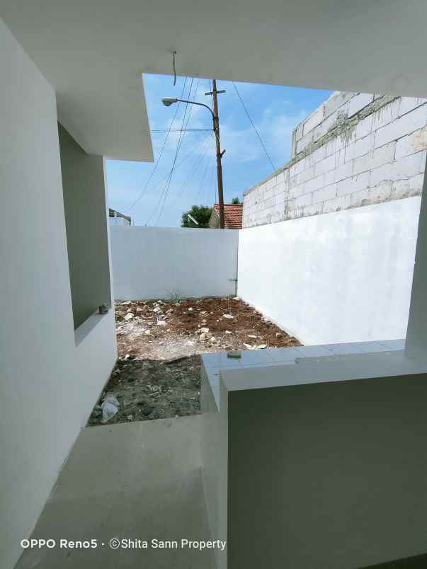 rumah meruyung limo depok