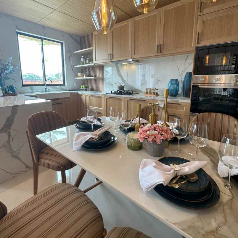 rumah mewah 2 lantai dekat dari gerbang tol sawangan