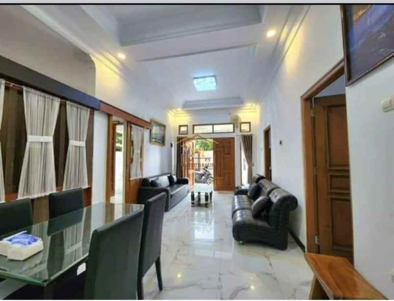 rumah mewah 2 lantai di lempongsari palagan furnish