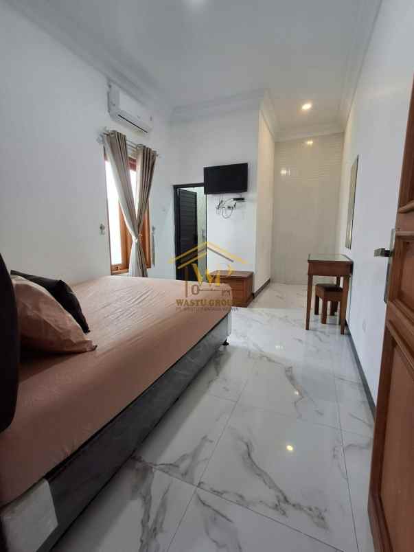 rumah mewah 2 lantai di lempongsari palagan furnish