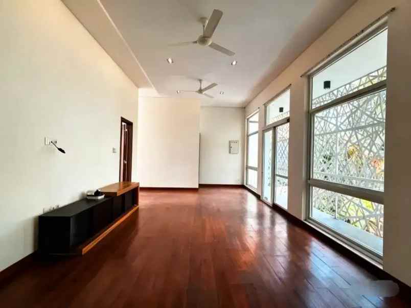 rumah mewah exclusive di cempaka putih jakarta pusat