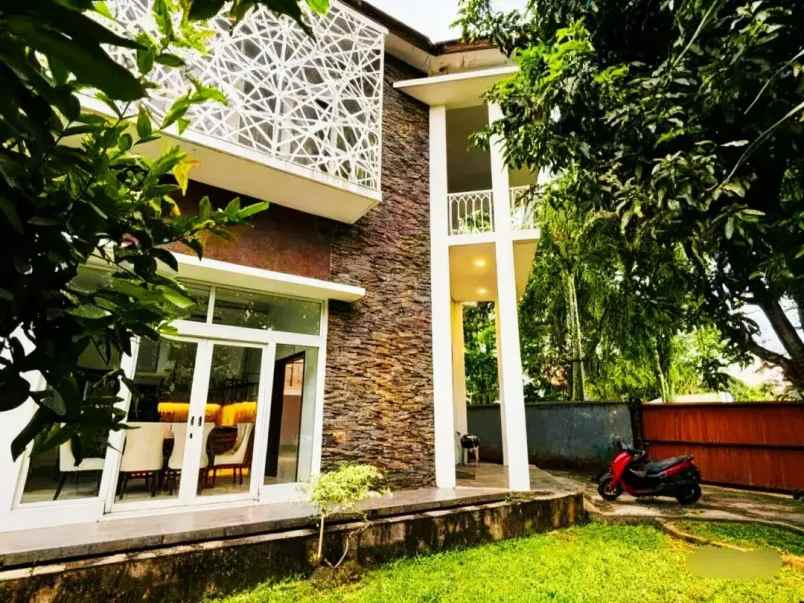 rumah mewah exclusive di cempaka putih jakarta pusat