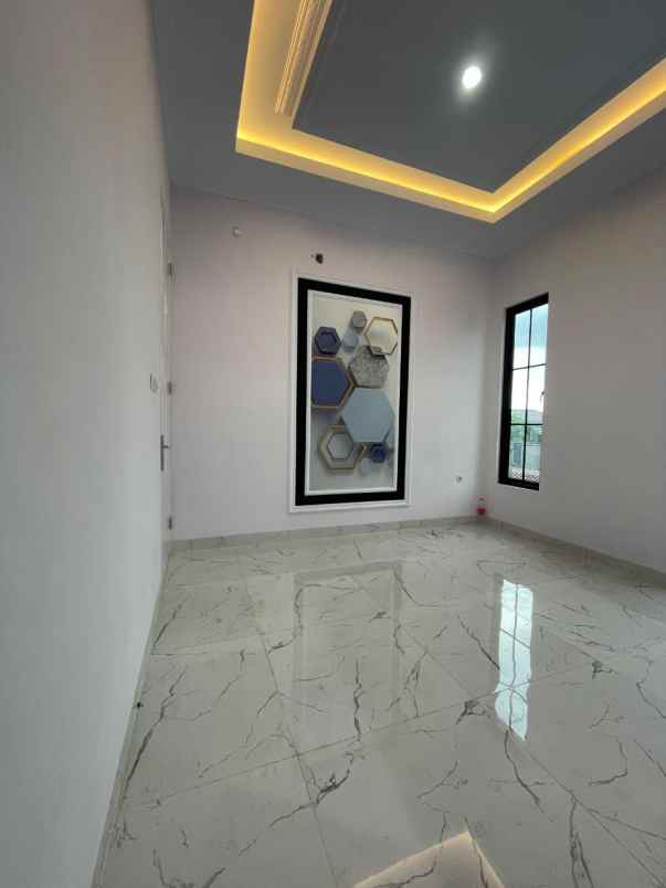 rumah mewah jagakarsa jakarta selatan pinggir jalan