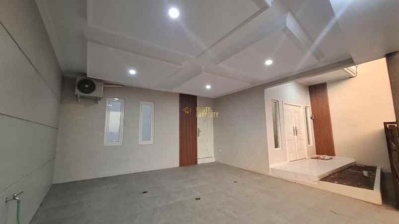 rumah mewah kontemporer dekat maguwohargo akses mudah