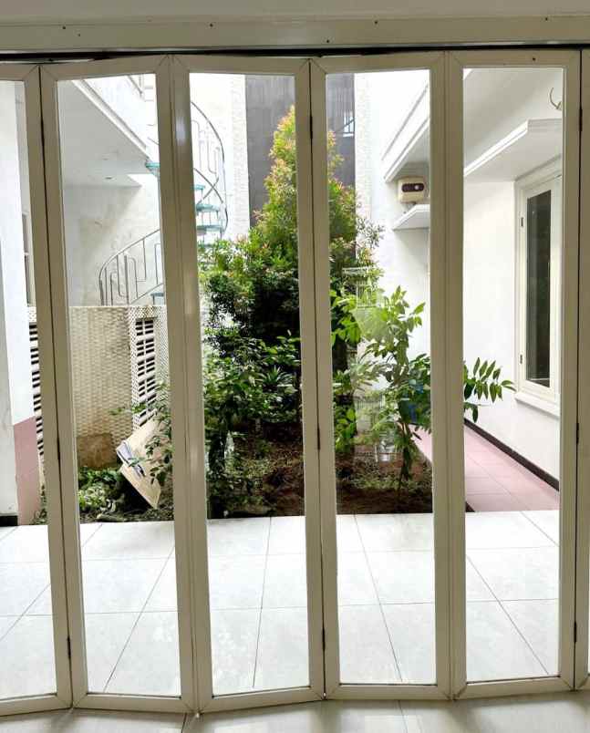 rumah mewah modern dharmahusada megah permai surabaya