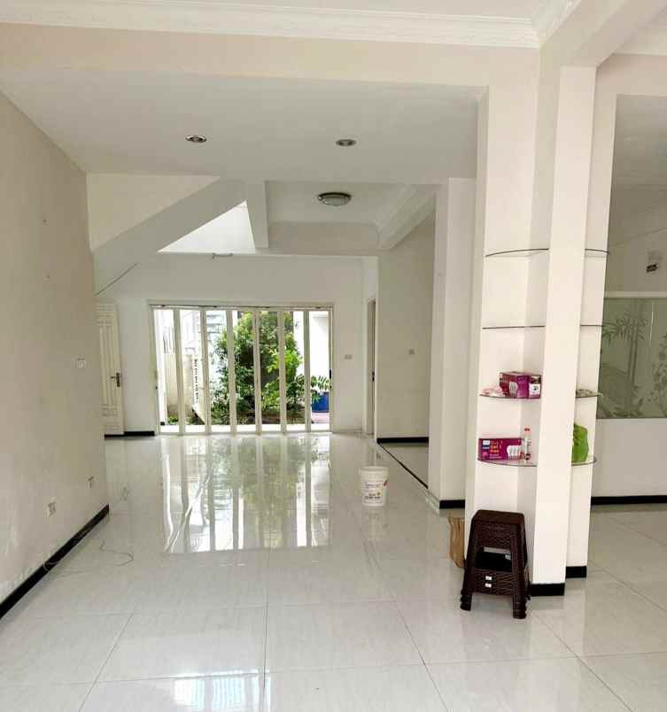 rumah mewah modern dharmahusada megah permai surabaya