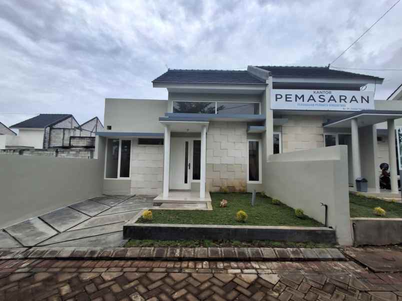 rumah miimalis 300 jutaan dekat kampus binus araya